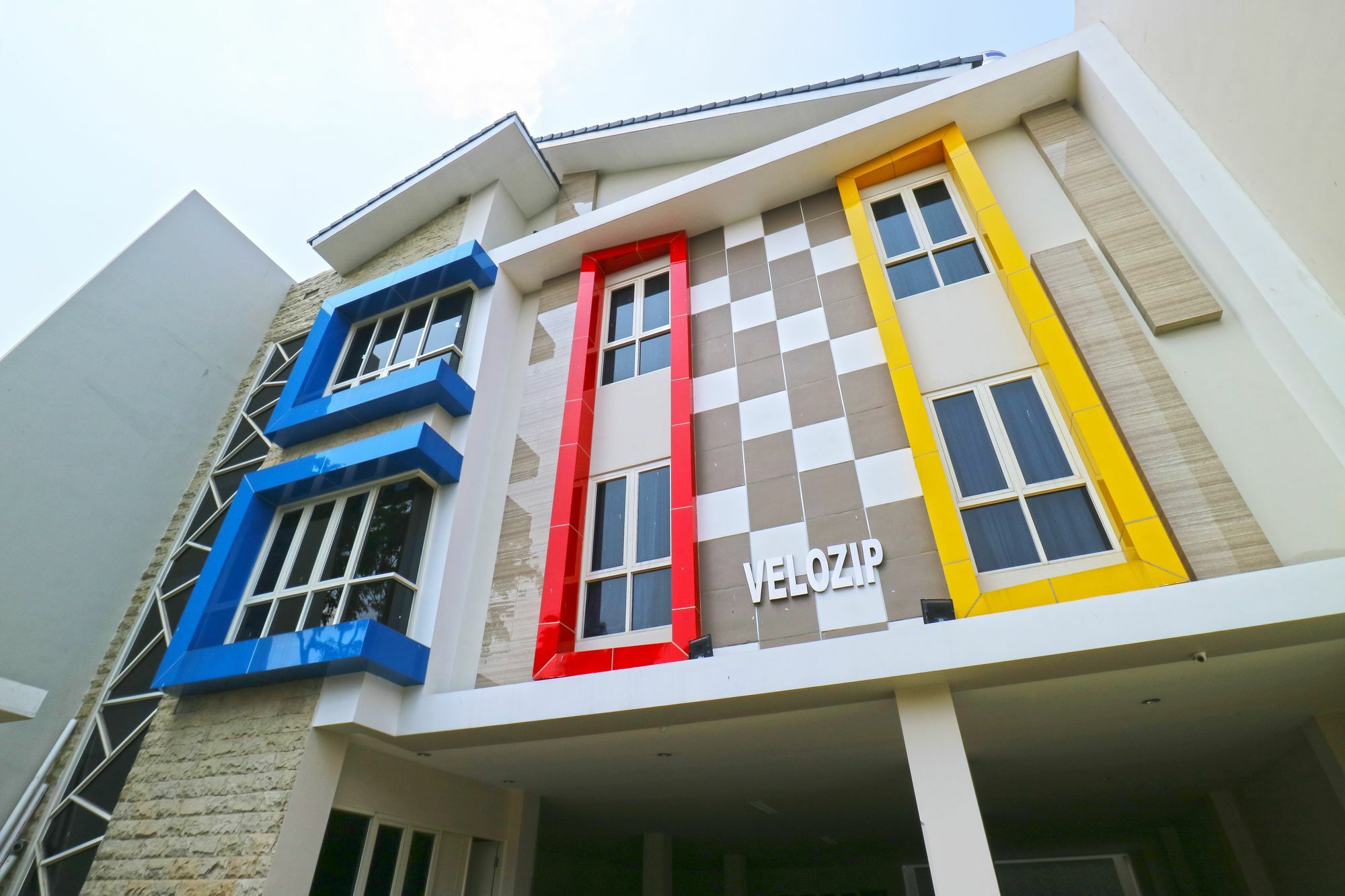 Velozip Kos Exclusive Apartment Сурабая Екстериор снимка